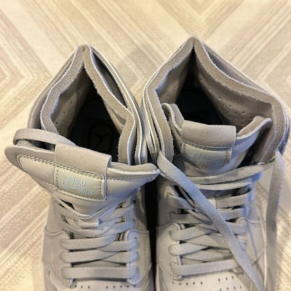 Nike Air Jordan Women’s 1 High Zoom Air CMFT Grey & Light Blue Sneakers. - 7.5 - Picture 7 of 9